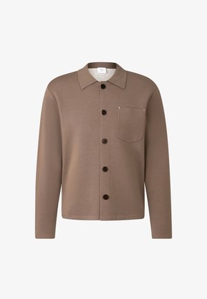 Braunes Hemd mit Knöpfen aus weichem Stoff, mit klassischem Kragen, langen Ärmeln, einer Brusttasche und fünf dunklen Knöpfen.