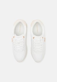 Anna Field by Zalando Маратонки - white