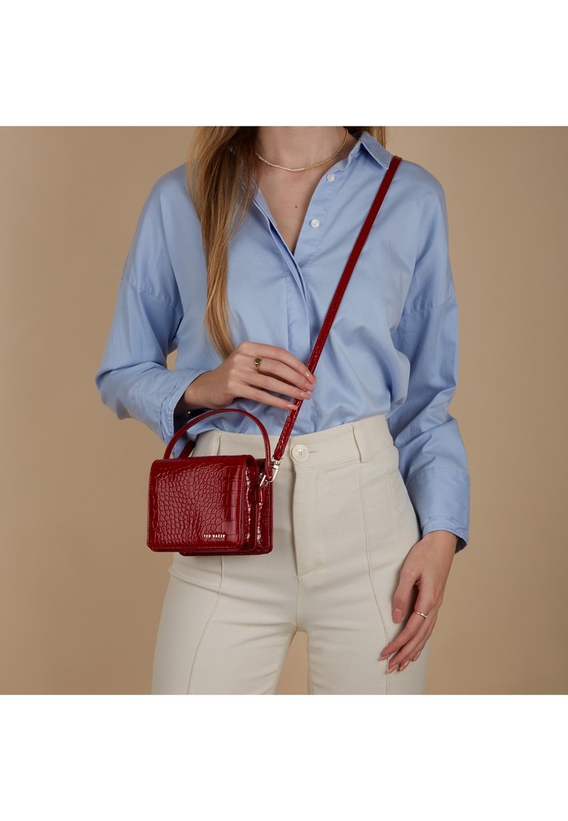 Ted Baker Handbag rot/red Zalando.de