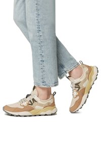 Flower Mountain YAMANO UNI KAISO - Baskets basses - beige