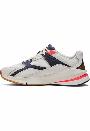 VISUAL CUSH FORGE UNISEX - Road running shoes - white
