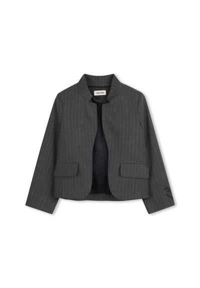 Grijze pinstriped blazer met een cropped ontwerp, voorzien van een ronde kraag, twee voorzakken en een gevoerde binnenkant.