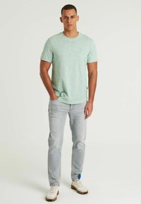 CHASIN' BRODY SLUB - Jednoduché tričko - light green