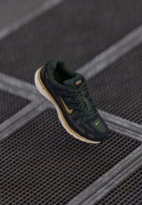 P 6000 UNISEX - Zapatillas - black/ochre/sequoia/light orewood brown