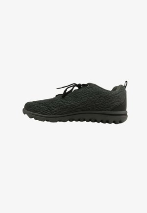 Dunkelgrauer Mesh-Herrensneaker mit schwarzen Schnürsenkeln und dicker, strukturierter Sohle, seitlich dargestellt.