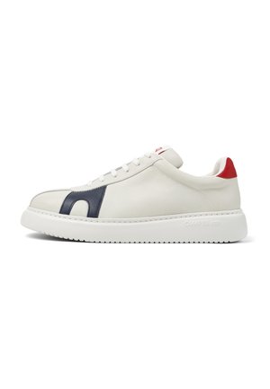 - Sneakersy niskie