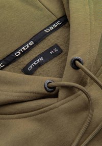 Unselected, olive