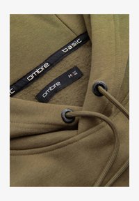 Niewybrane, olive
