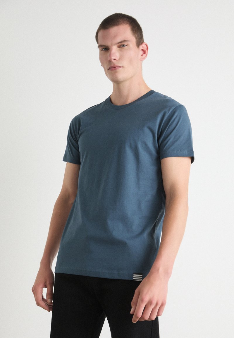 Mads Nørgaard THOR TEE - Jednoduché tričko - midnight navy