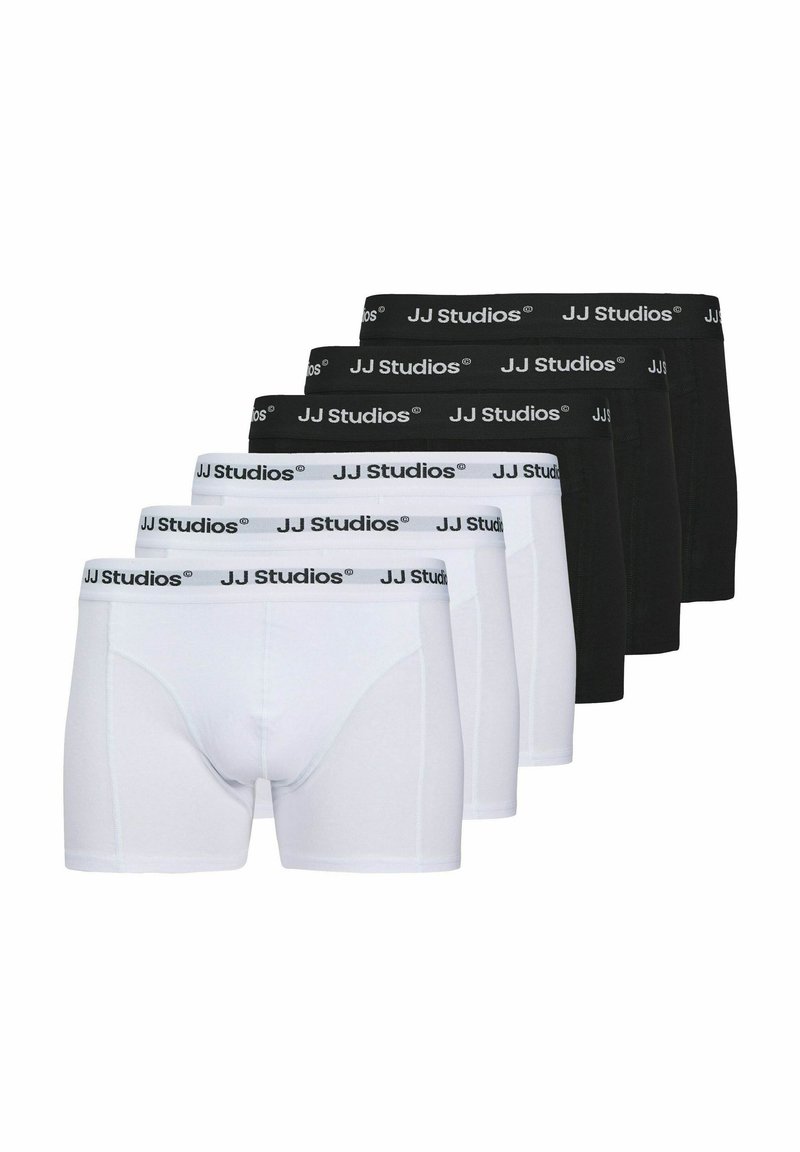 Fünf Paare Boxer-Briefs: zwei weiße und drei schwarze. Weiches Baumwollmaterial, enganliegendes Design mit elastischen Taillenbünden, die das Logo "JJ Studios" tragen.
