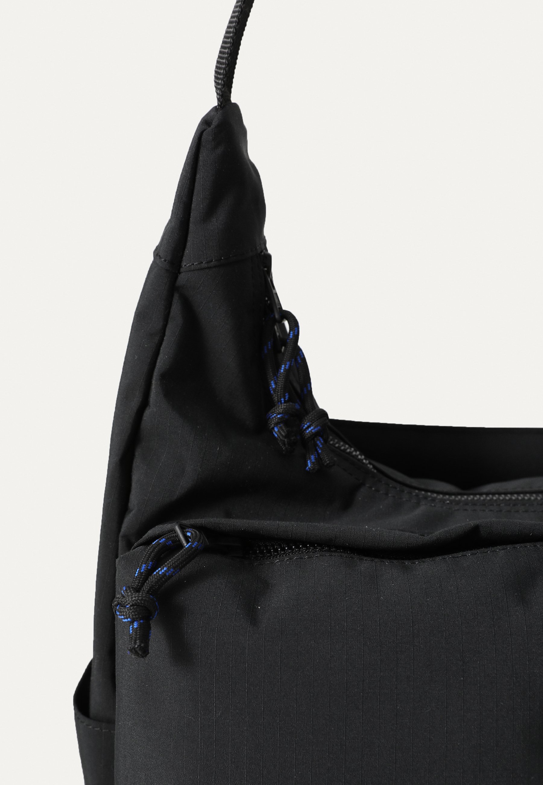 NN.07 MESSENGER BAG UNISEX - Handbag - black - Zalando.ie
