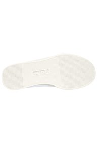 Suela de zapato de goma blanca con textura estriada, que presenta la marca en relieve "SKECHERS" en el centro y forma redondeada.