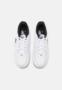 Nike Sportswear AIR FORCE 1 LV8 UNISEX - Tenisice - white/black