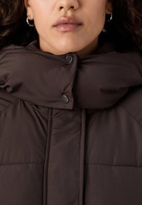 Vero Moda Tall VMSAGA - Vinterfrakke - chocolate torte