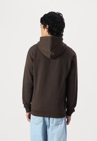 Jack & Jones JJEBRADLEY ZIP HOOD - Majica s kapuljačom i patentnim zatvaračem - mulch