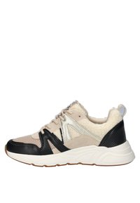 Sneakers met een beige, zwarte en zilveren kleurenschema. Kenmerken zijn mesh, suede en een voering van faux bont. Dikke zool met gestructureerde accenten.