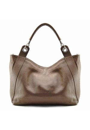 Sac à main en cuir marron texturé avec deux poignées attachées par des anneaux métalliques argentés, présenté sur un fond blanc uni.