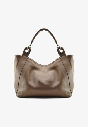 Sac à main en cuir marron texturé avec deux poignées attachées par des anneaux métalliques argentés, présenté sur un fond blanc uni.