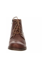 Brązowy skórzany botek za kostkę z ażurowymi zdobieniami, okrągłym noskiem, sznurowaniem z przodu oraz zamkiem z boku dla łatwego zakładania. Teksturowana cholewka o gładkim wykończeniu.