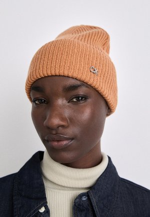 CHUNKY BEANIE - Pipo - lion