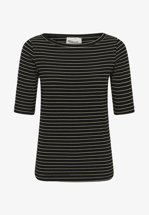 Černé tričko s krátkým rukávem a bílými vodorovnými pruhy, s kulatým výstřihem, označené nápisem "My Essential Wardrobe".