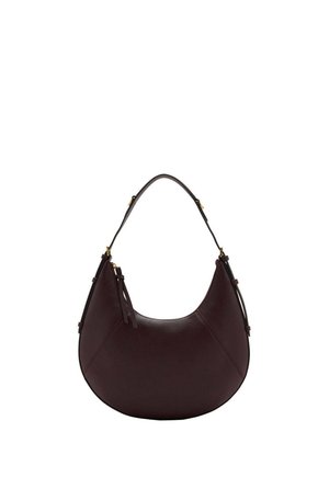 Bolso de hombro de piel color burdeos oscuro, de forma curvada, con una correa fina, herrajes dorados y cordones laterales, sobre un fondo blanco.