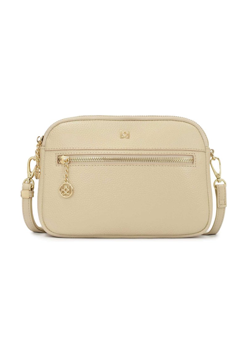 Béžová kožená kabelka cez rameno s textúrovaným povrchom, zipsovým predným vreckom, zlatými doplnkami a odnímateľným ozdobným detailom. Súčasťou je nastaviteľný popruh.