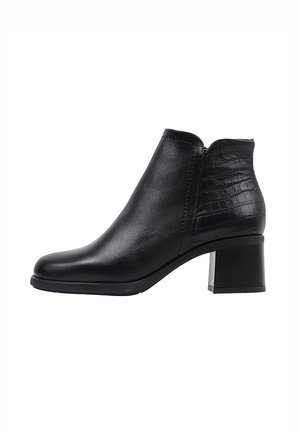 Sandra Fontán TELDE - Botines bajos - black