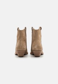 Kennel + Schmenger RIDER - Botines camperos - nuts