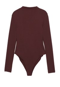 Langsleeve bodysuit in diep bordeaux, gemaakt van zachte stof, met een hoge hals en een strak, figuurvormend ontwerp met een stringonderkant.