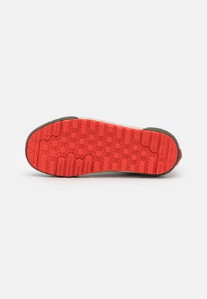 Sneakers laag - olive