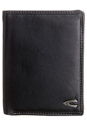 Portefeuille en cuir noir avec une texture lisse. Présente un bord cousu et un petit accent métallique, mesurant approximativement de forme rectangulaire.