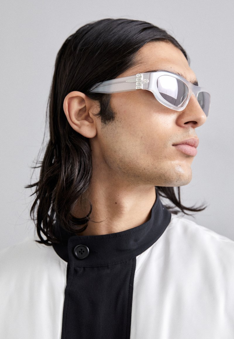 GCDS UNISEX - Sunglasses - transparent - Zalando.co.uk display picture 1