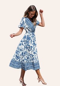 Cupshe CAPTIVATING FLORAL  - Denní šaty - dark blue