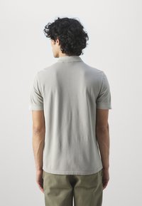 BOSS PRIME - Pikeepaita - light pastel grey