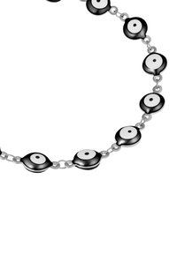 Collar en blanco y negro compuesto por eslabones circulares con acentos decorativos, conectado por una cadena de plata, con un acabado suave y brillante.