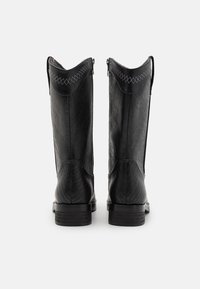 Koi Footwear THE LAST COURTSHIP MENS ORNATE STACKED - Botas de cowboy/motociclista - black lizard
