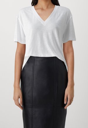 Jednoduché tričko - white