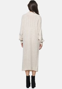 Elara Robe pull - beige