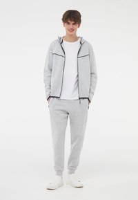 Terranova Pantaloni sportivi - grigio chiaro melange