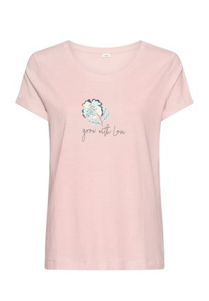 T-shirt rose clair à manches courtes avec un motif de fleur bleue et blanche et le texte « grow with Love » en écriture cursive sur le devant.