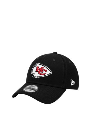 Black baseball cap with Kansas City Chiefs logo in red and white on front and New Era logo on side.