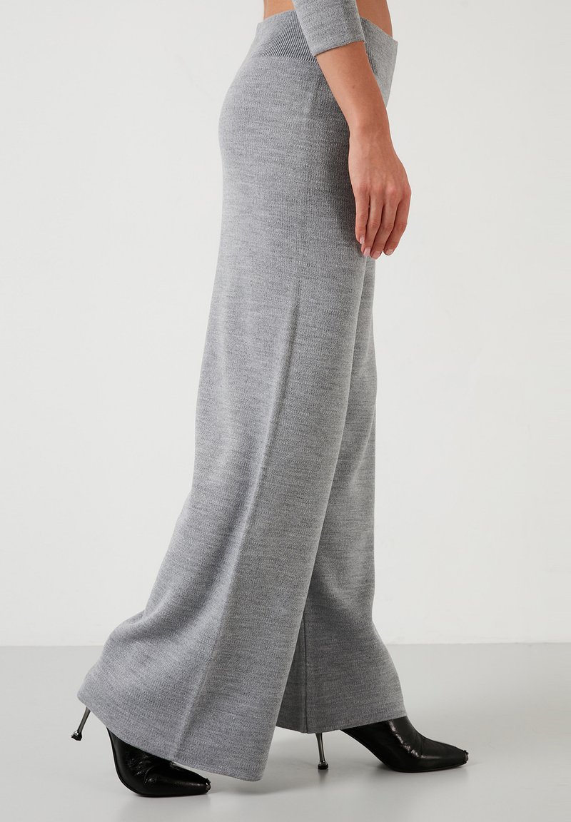 Damen Strickjacken | LELA Strickpullover grey/grau - IF96153 Damen Strickjacken | LELA Strickpullover grey/grau - IF96153