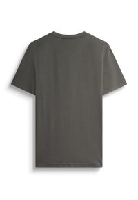Camiseta de algodón gris oscuro con mangas cortas y cuello redondo. Textura suave y diseño limpio con costuras mínimas o adornos.
