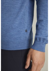 Matinique MARGRATE - Džemperis - dust blue melange