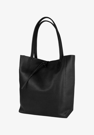 Zwarte leren totebag met dubbele schouderriemen en een sluiting met strik aan de bovenkant, voorzien van een gestructureerd oppervlak en een rechthoekige, gestructureerde vorm.