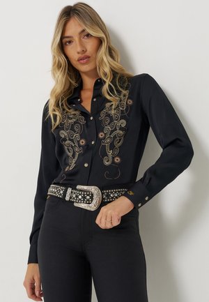 Wrangler WRANGLER X LAINEY WILSON SATIN SHIRT - Pogājama blūze - black