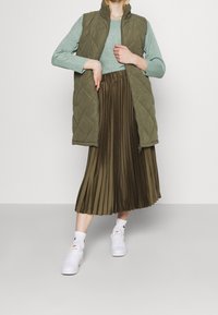 Vero Moda Stickad tröja - green