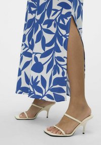Vero Moda - Długa sukienka