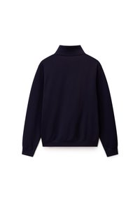 Suéter azul marino con cuello alto, mangas largas, puños acanalados y dobladillo. Tejido suave en un color sólido sin patrones ni logotipos visibles.